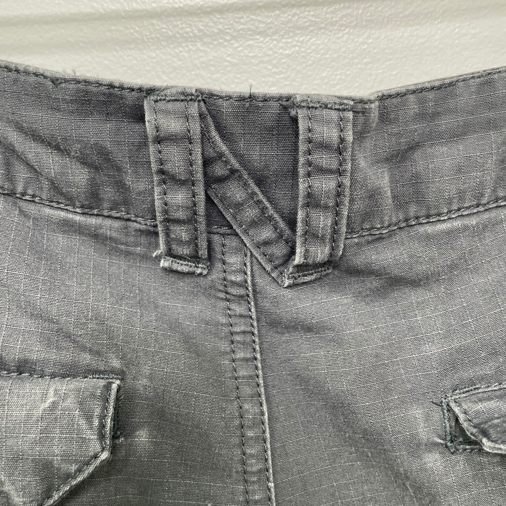 Y2K Nike Cargo Shorts Men 34 Gray Swoosh Baggy Grunge Outdoor Utility Hike Trail - Picture 10 of 16